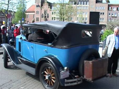 Kevelaer : Die nächsten Oldtimer verlassen den Peter-Plümpe-Platz